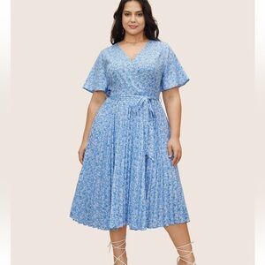BloomChic Plus Size 2XL Ditsy Floral Overlapping Pleated Belted Dress us18-20